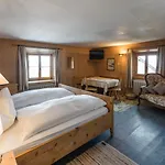 Klarer Otel Zuoz